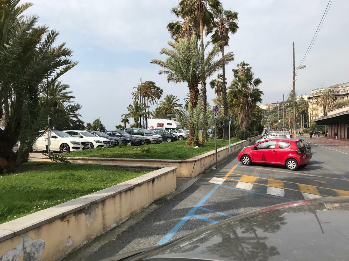 شقة Mansarda Luminosa In Centro Sul Mare - Attic By Sea سانريمو المظهر الخارجي الصورة